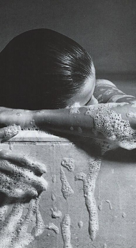 Lorna Luxe’s Winter Skincare & Self Care Must-Haves