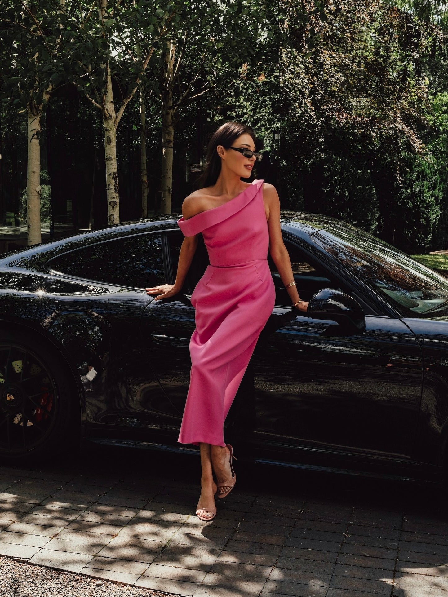 'JACKIE O' OFF THE SHOULDER HOURGLASS MIDI DRESS PINK