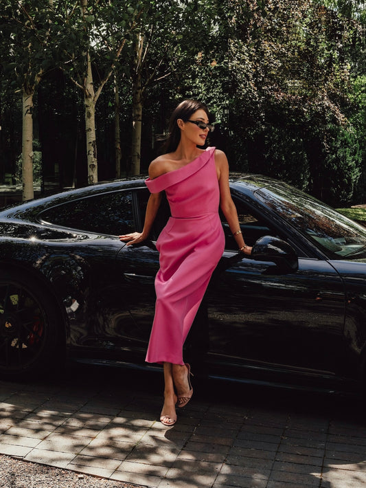 'JACKIE O' OFF THE SHOULDER HOURGLASS MIDI DRESS PINK