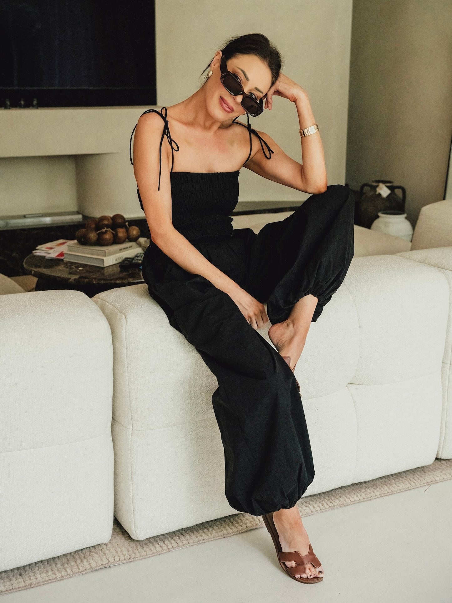 'OFF CAMPUS' SHIRRED BODICE BALLOON LEG JUMPSUIT BLACK