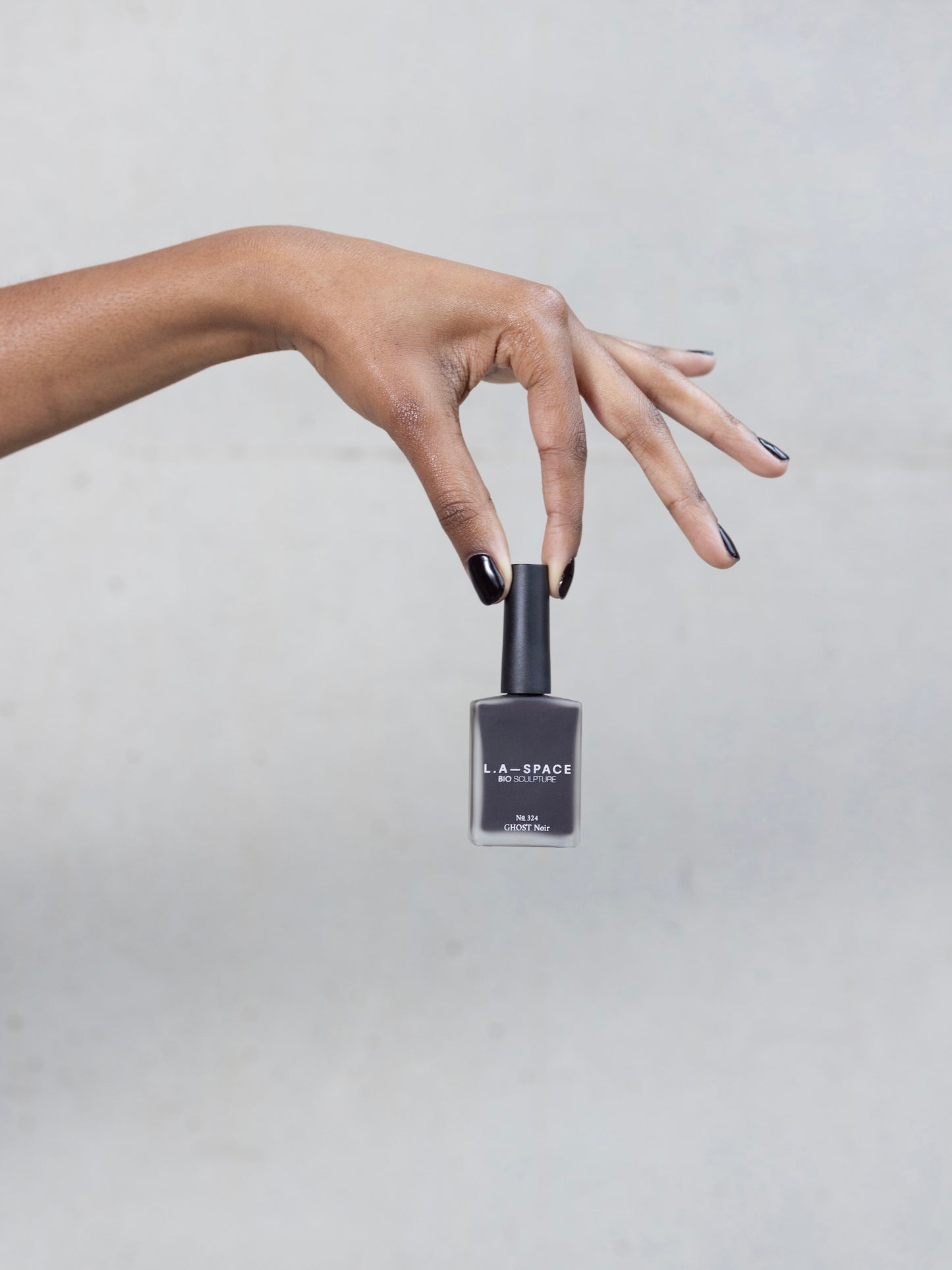 L.A-S X BIO SCULPTURE GHOST NOIR NO.324 NAIL POLISH