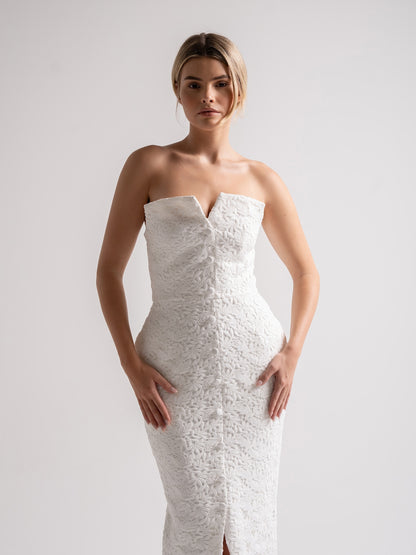 'MARILYN' EXAGGERATED SQUARE BANDEAU BUTTON DETAIL MIDI DRESS WHITE