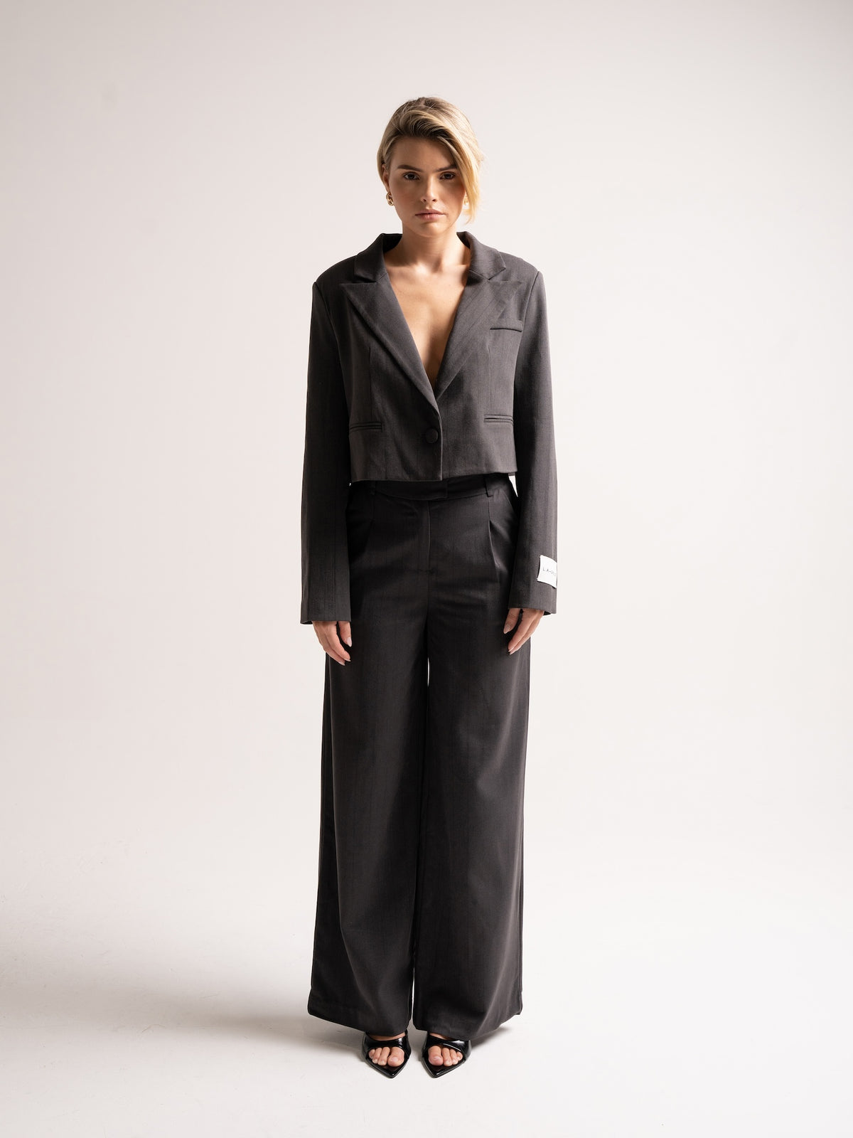 'HARLOW' CROPPED BLAZER GREY