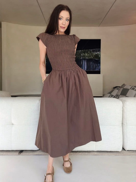 'ELIZABETH' SHIRRED BODICE SHORT SLEEVE MIDAXI DRESS BROWN
