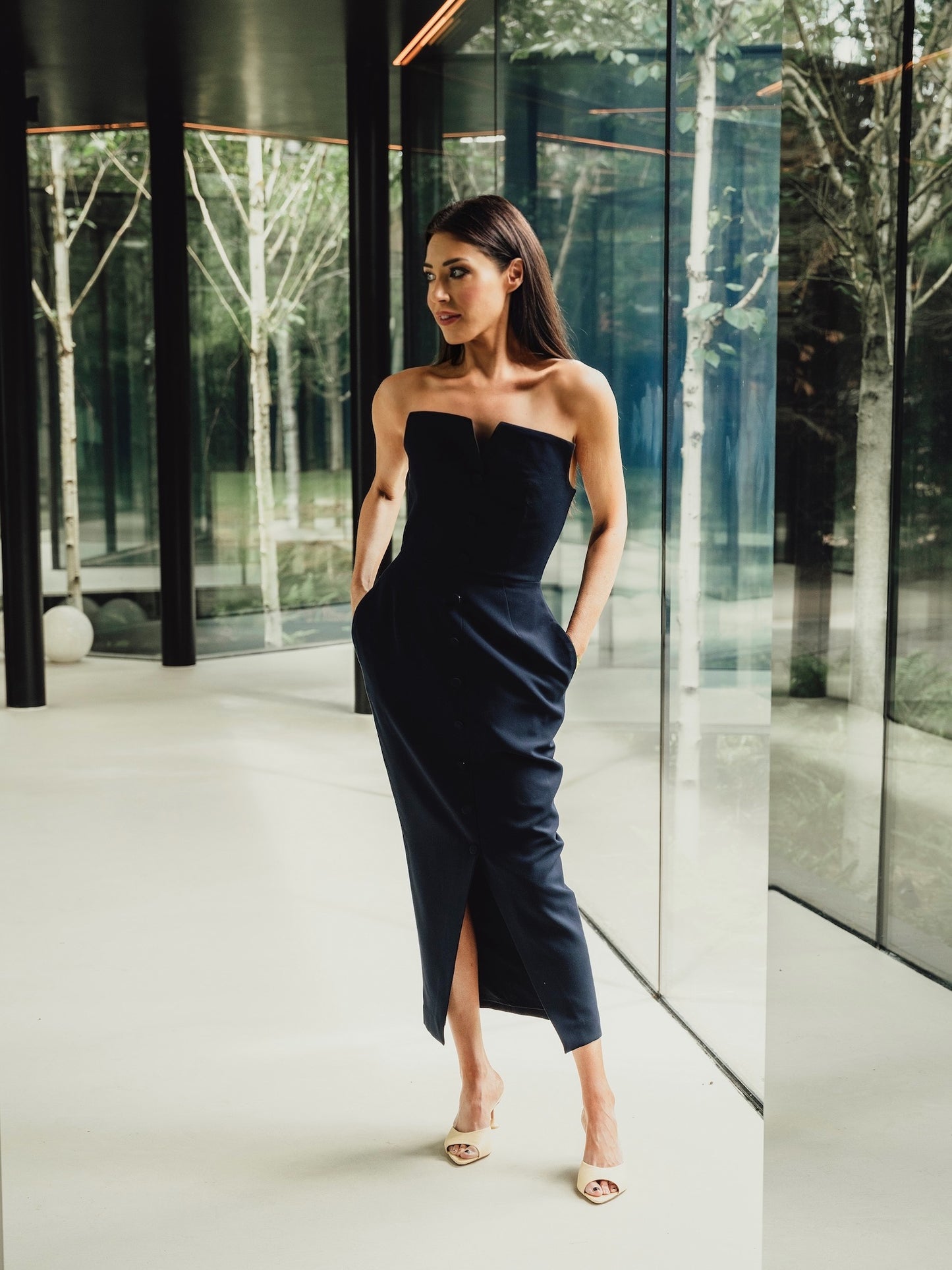 'MARILYN' EXAGGERATED SQUARE BANDEAU BUTTON DETAIL MIDI DRESS NAVY