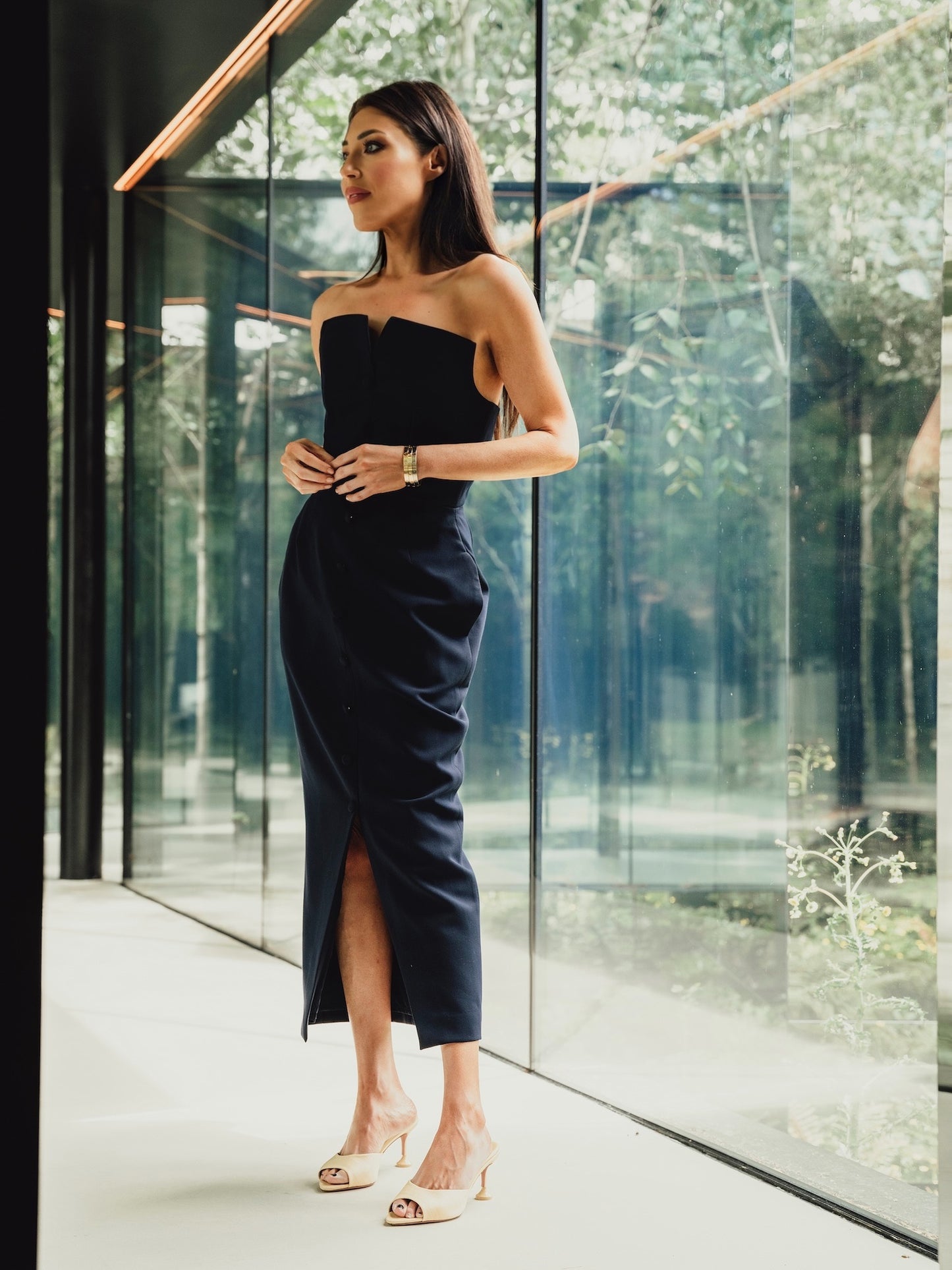'MARILYN' EXAGGERATED SQUARE BANDEAU BUTTON DETAIL MIDI DRESS NAVY