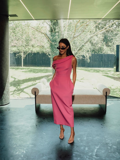 'JACKIE O' OFF THE SHOULDER HOURGLASS MIDI DRESS PINK
