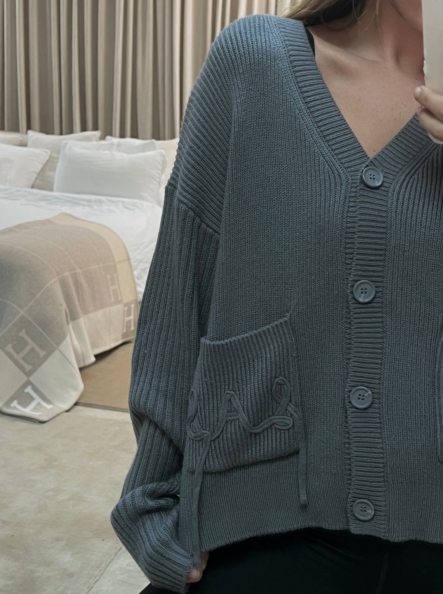 'NEW ENGLAND' KNITTED APPLIQUÉ DETAIL CARDIGAN SLATE GREY