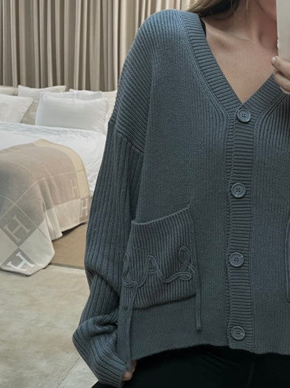 'NEW ENGLAND' KNITTED APPLIQUÉ DETAIL CARDIGAN SLATE GREY