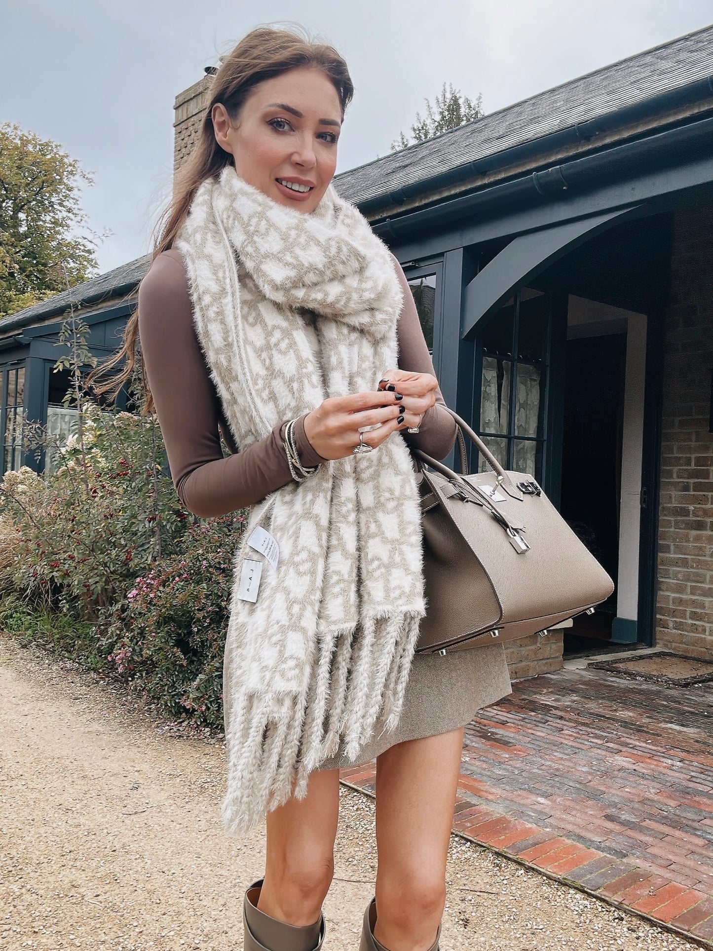 'SO LORNA' L.A-S JACQUARD KNITTED SCARF CREAM