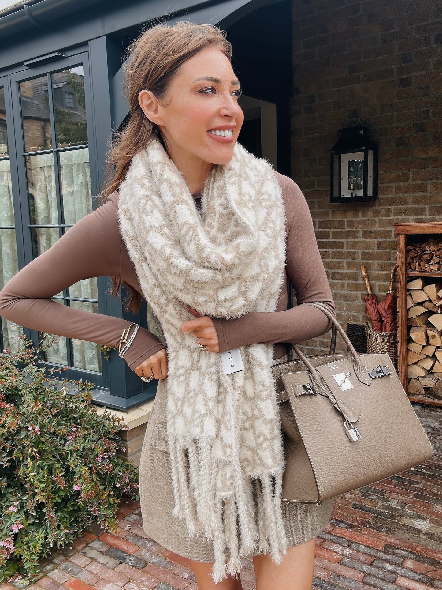 'SO LORNA' L.A-S JACQUARD KNITTED SCARF CREAM