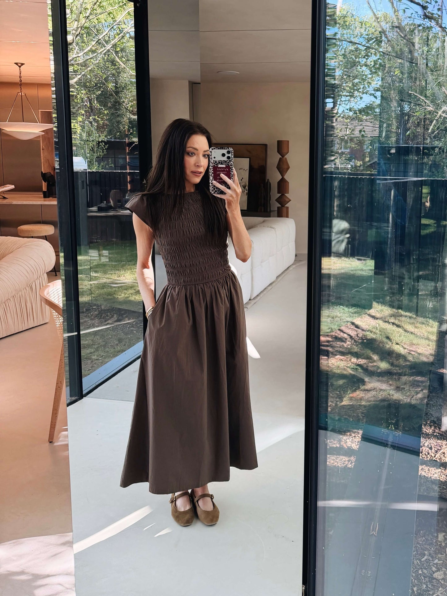'ELIZABETH' SHIRRED BODICE SHORT SLEEVE MIDAXI DRESS BROWN