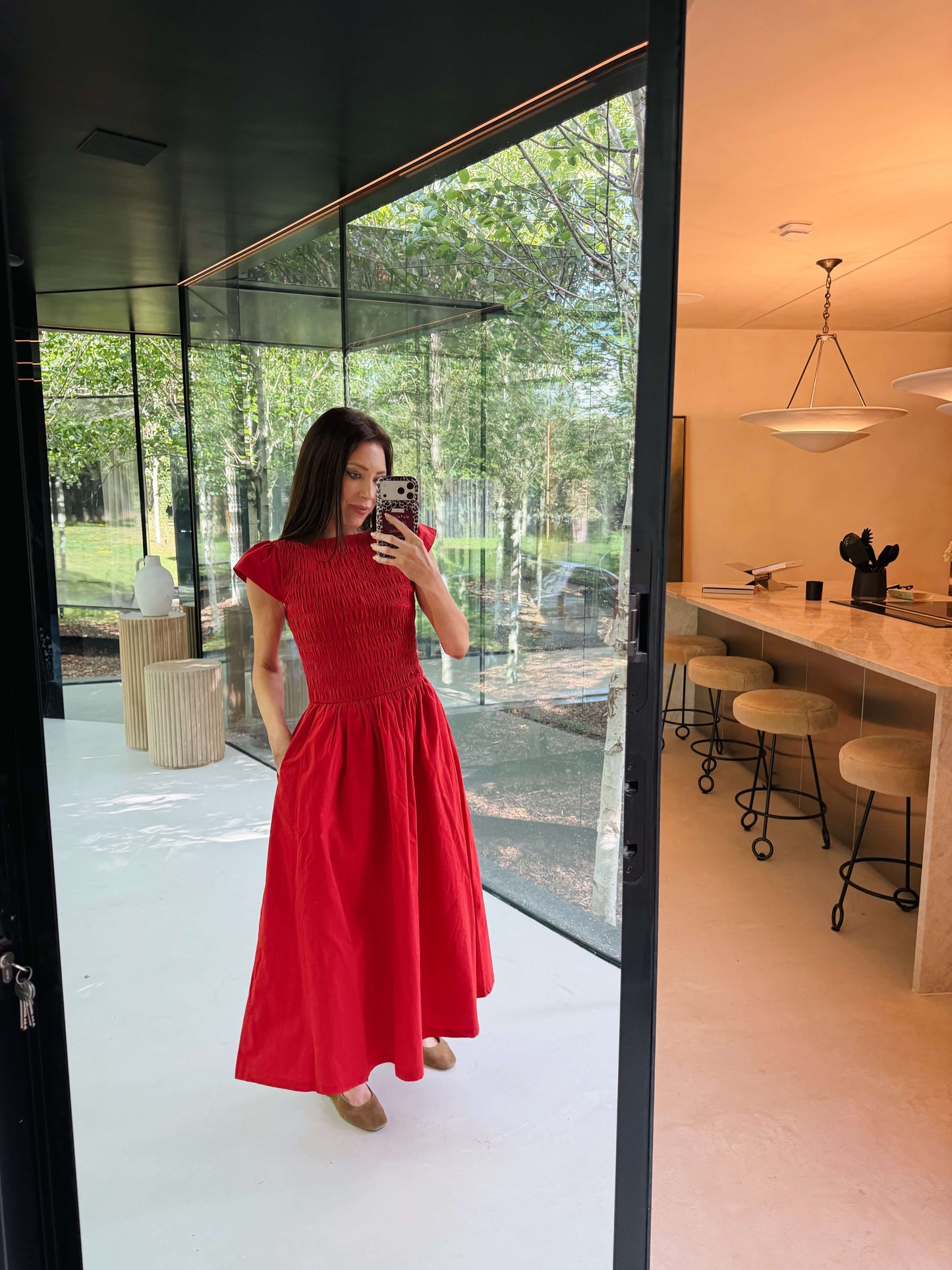 'ELIZABETH' SHIRRED BODICE SHORT SLEEVE MIDAXI DRESS RED