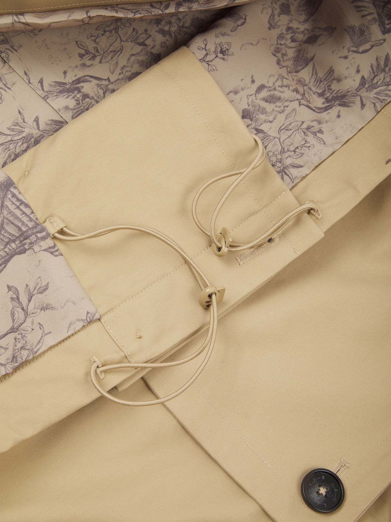 ‘VERSAILLES' SIGNATURE BOXY FIT CROPPED TRENCH JACKET CAMEL