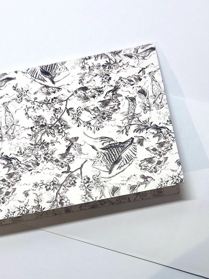 5 SIGNATURE TOILE GIFT WRAP SHEETS & 5 CARDS