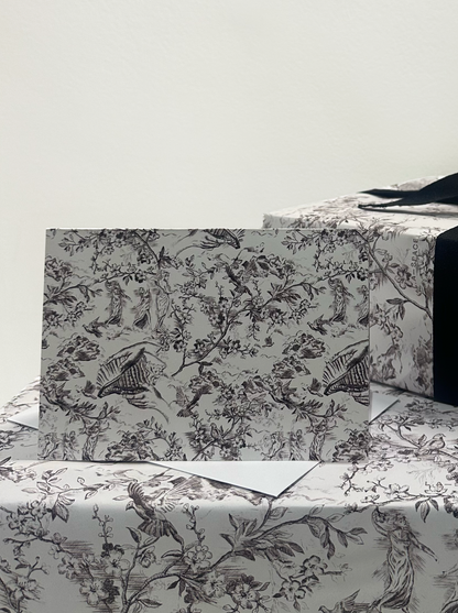 5 SIGNATURE TOILE GIFT WRAP SHEETS & 5 CARDS