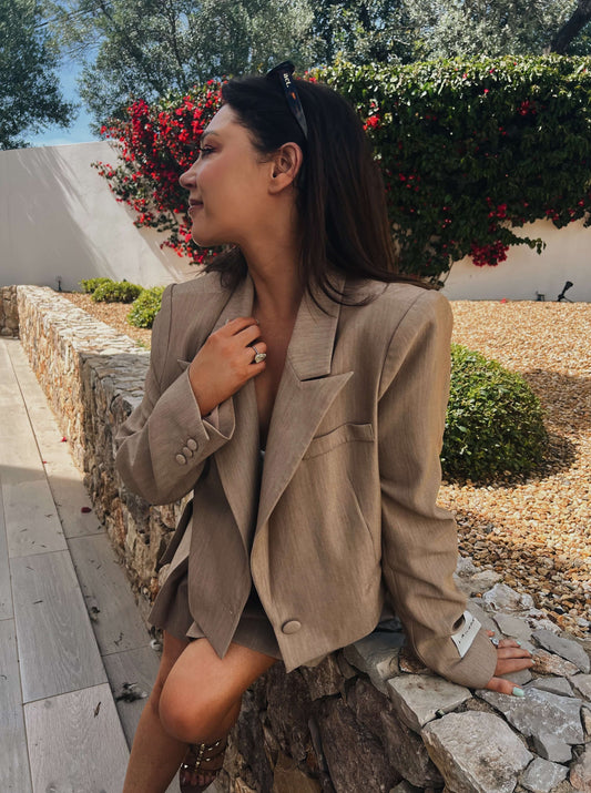 'HARLOW' CROPPED BLAZER CAMEL