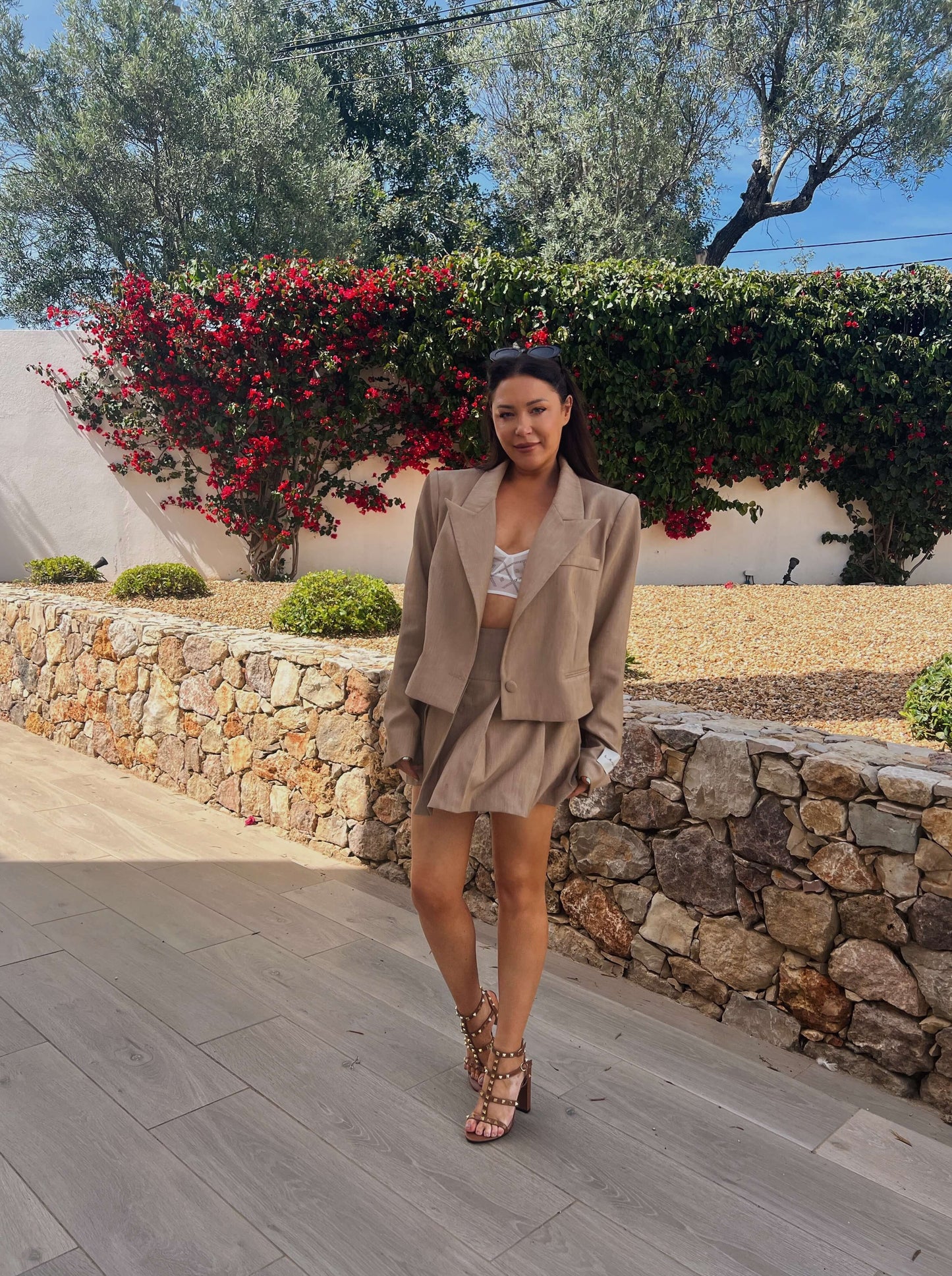 'HARLOW' CROPPED BLAZER CAMEL