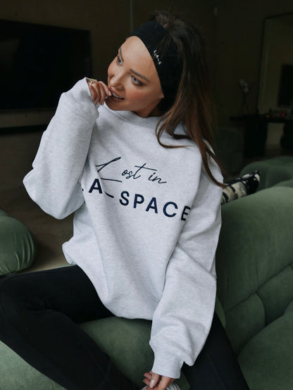 'LOST IN L.A-S' EMBROIDERED SWEATSHIRT IN LIGHT GREY MARL