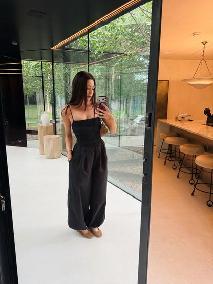 'OFF CAMPUS' SHIRRED BODICE BALLOON LEG JUMPSUIT BLACK